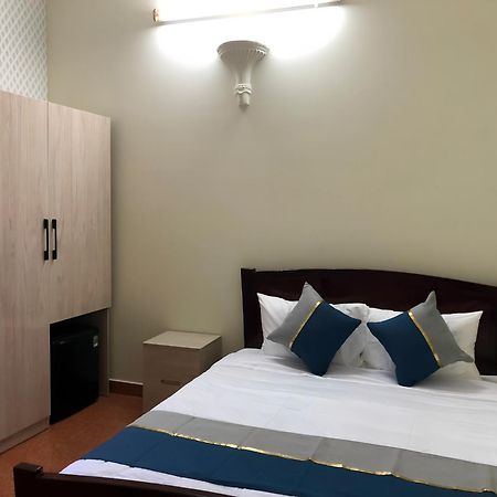 Chez Lotus Vn Hotel Хошимин Екстериор снимка