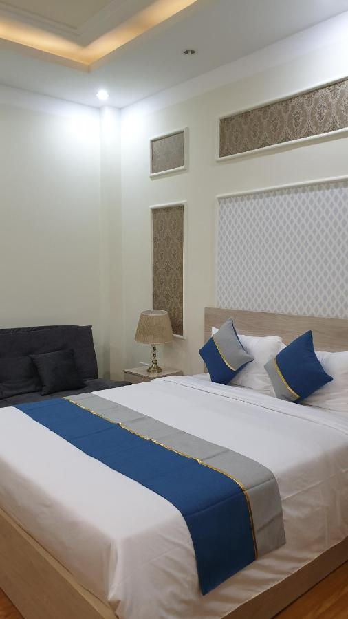 Chez Lotus Vn Hotel Хошимин Екстериор снимка