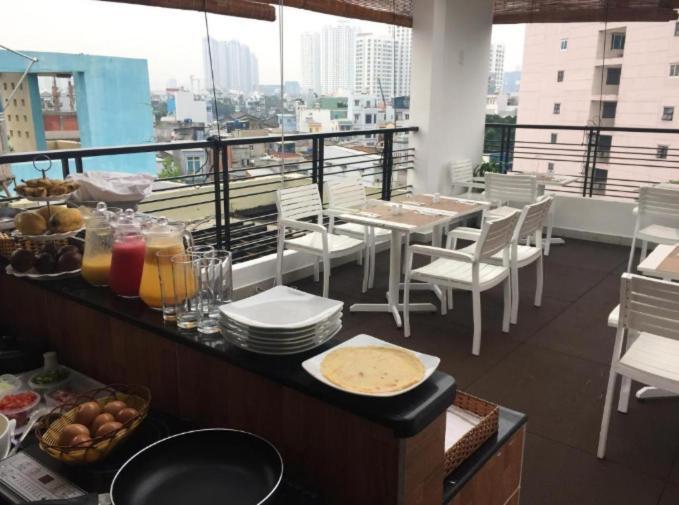 Chez Lotus Vn Hotel Хошимин Екстериор снимка