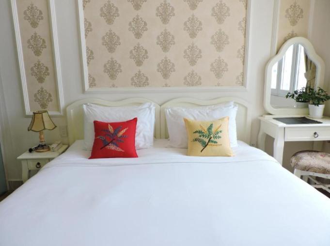Chez Lotus Vn Hotel Хошимин Екстериор снимка
